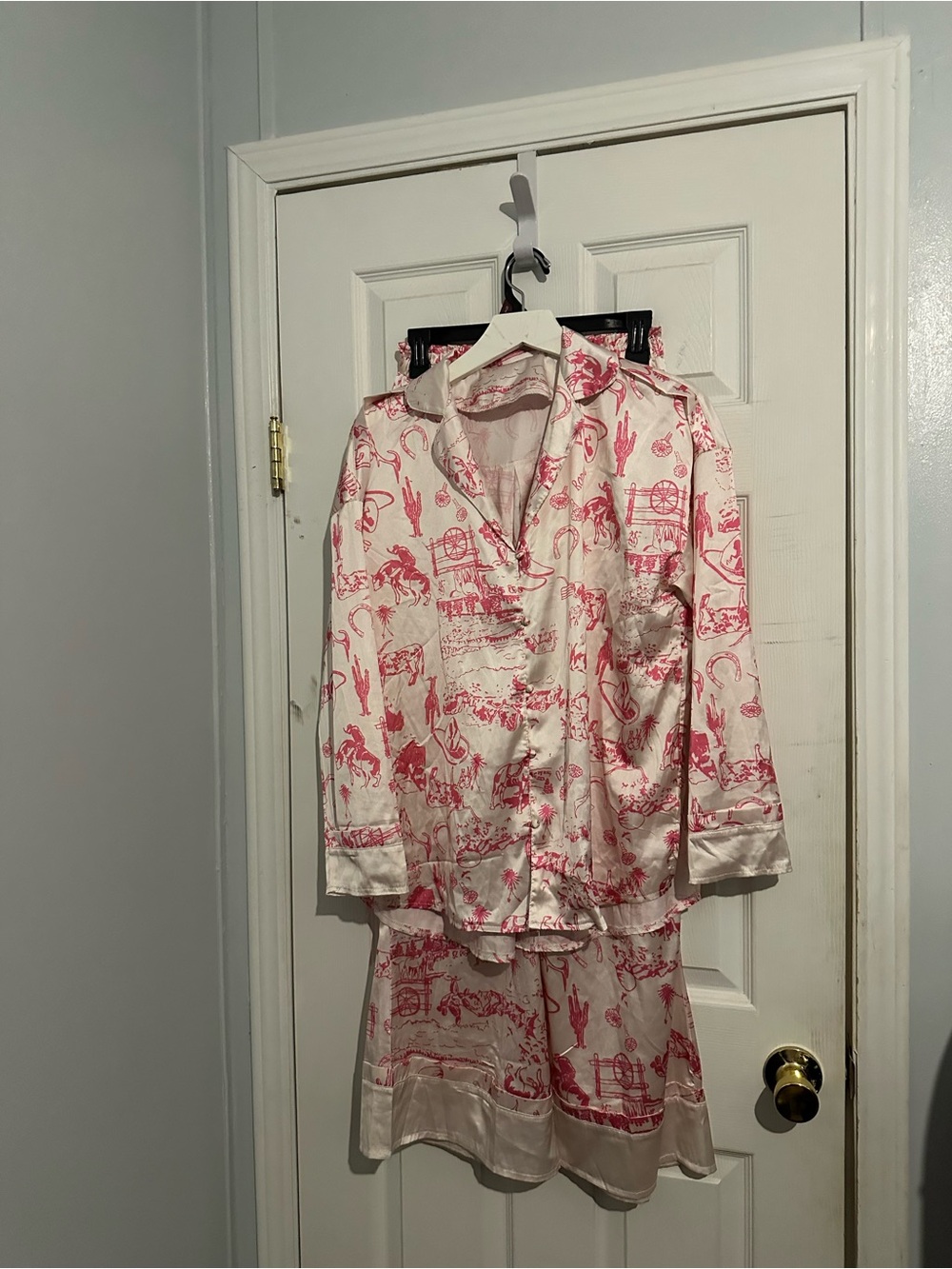 Pink Western Toile Satin Pajama Set – Long Sleeve & Pants 2-Piece Sleepwear